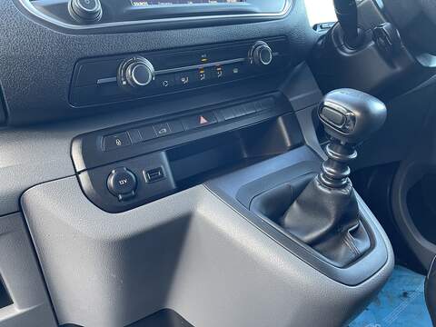 Vauxhall Vivaro 1.5 Turbo D 2900 Dynamic L2 H1 Euro 6 (s/s) 6dr - U345