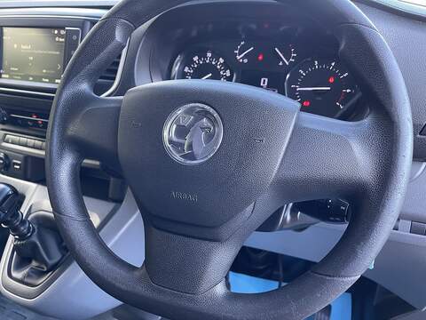 Vauxhall Vivaro 1.5 Turbo D 2900 Dynamic L2 H1 Euro 6 (s/s) 6dr - U345