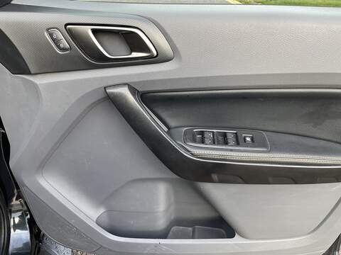 Ford Ranger 3.2 TDCi Wildtrak Pickup Double Cab 4dr Diesel Auto 4WD Euro 5 (200 ps) - U349