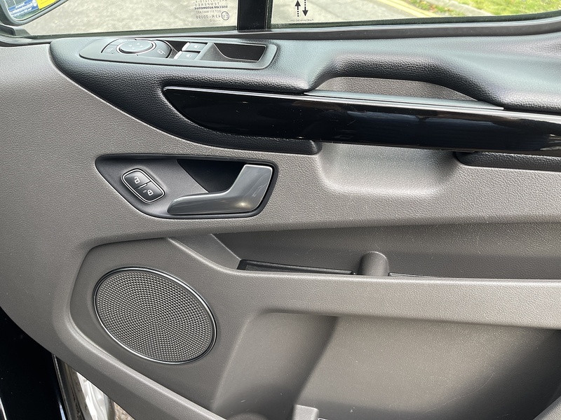 Ford Tourneo Custom 2.0 320 EcoBlue Titanium Auto L2 Euro 6 (s/s) 5dr - U350