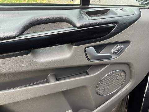Ford Tourneo Custom 2.0 320 EcoBlue Titanium Auto L2 Euro 6 (s/s) 5dr - U350