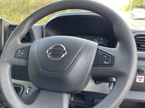 Nissan NV400 F35 2.3 DCI 135 L3 H1 TEKNA Luton - U351