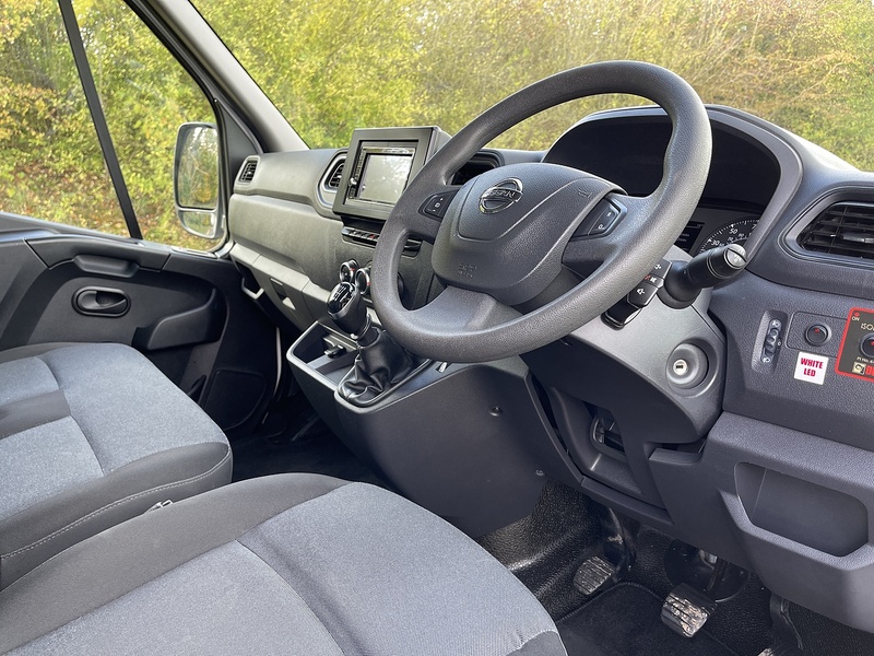 Nissan NV400 F35 2.3 DCI 135 L3 H1 TEKNA Luton - U351