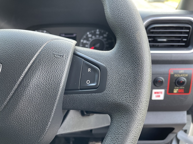 Nissan NV400 F35 2.3 DCI 135 L3 H1 TEKNA Luton - U351