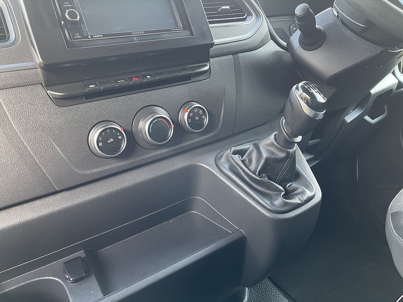 Nissan NV400 F35 2.3 DCI 135 L3 H1 TEKNA Luton - U351