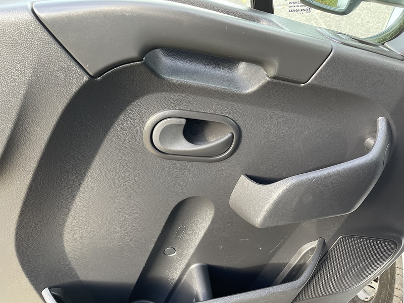 Nissan NV400 F35 2.3 DCI 135 L3 H1 TEKNA Luton - U351