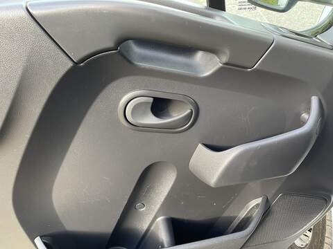 Nissan NV400 F35 2.3 DCI 135 L3 H1 TEKNA Luton - U351