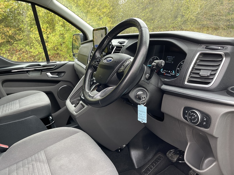 Ford Tourneo Custom 2.0 320 EcoBlue Titanium Auto L1 Euro 6 (s/s) 5dr - U352