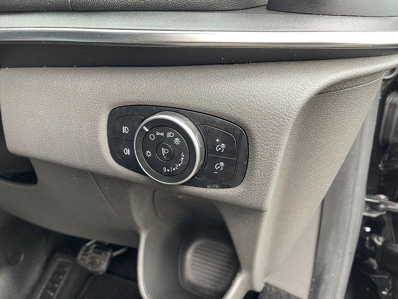 Ford Tourneo Custom 2.0 320 EcoBlue Titanium Auto L1 Euro 6 (s/s) 5dr - U352