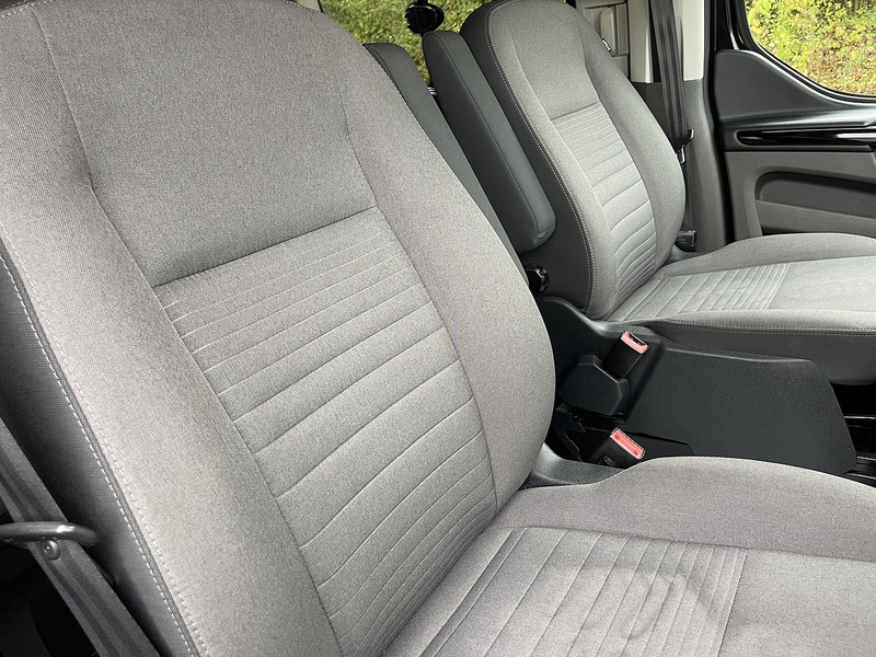 Ford Tourneo Custom 2.0 320 EcoBlue Titanium Auto L1 Euro 6 (s/s) 5dr - U352