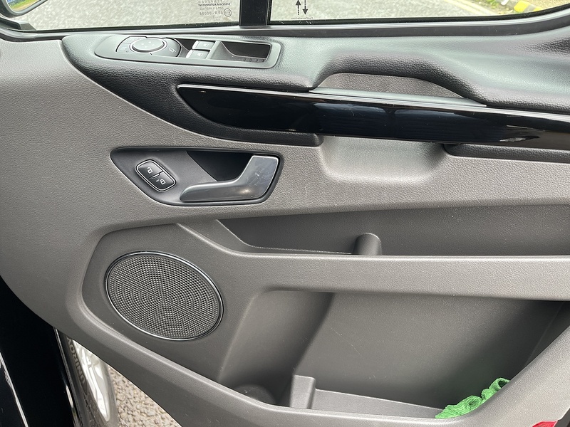 Ford Tourneo Custom 2.0 320 EcoBlue Titanium Auto L1 Euro 6 (s/s) 5dr - U352