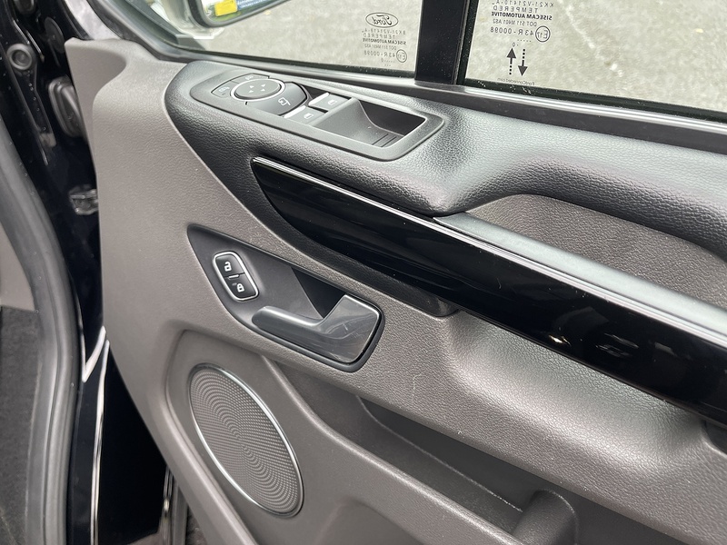 Ford Tourneo Custom 2.0 320 EcoBlue Titanium Auto L1 Euro 6 (s/s) 5dr - U352