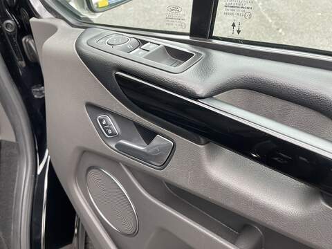 Ford Tourneo Custom 2.0 320 EcoBlue Titanium Auto L1 Euro 6 (s/s) 5dr - U352