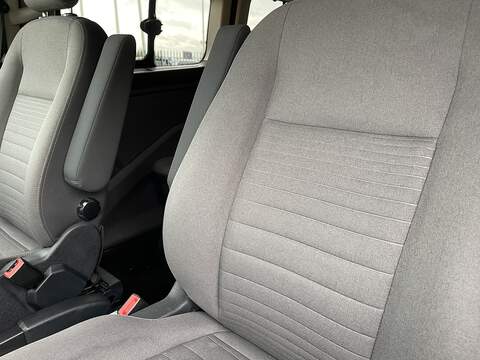 Ford Tourneo Custom 2.0 320 EcoBlue Titanium Auto L1 Euro 6 (s/s) 5dr - U352