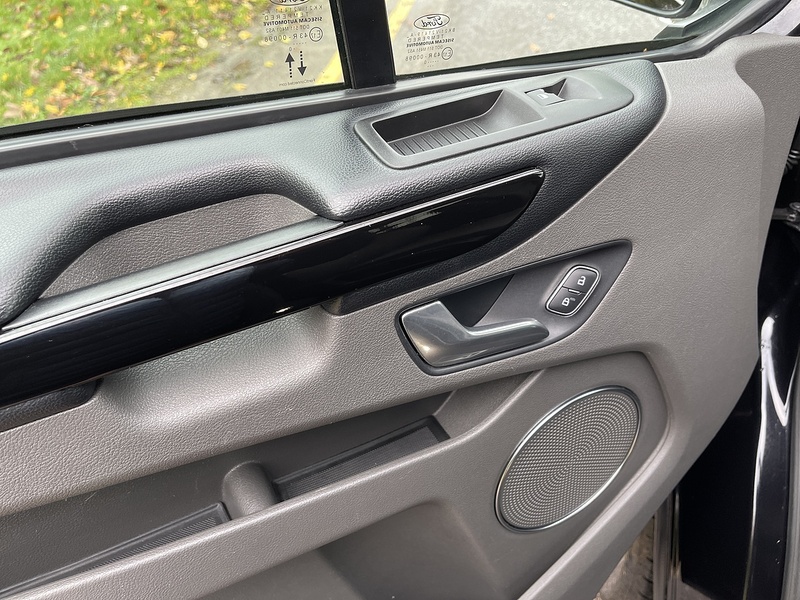 Ford Tourneo Custom 2.0 320 EcoBlue Titanium Auto L1 Euro 6 (s/s) 5dr - U352