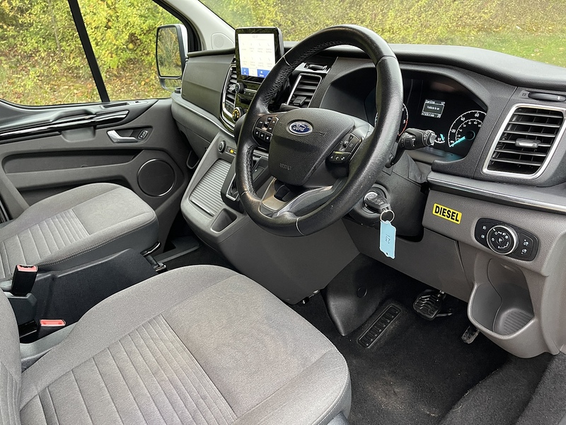 Ford Tourneo Custom 2.0 320 EcoBlue Titanium Auto L1 Euro 6 (s/s) 5dr - U353