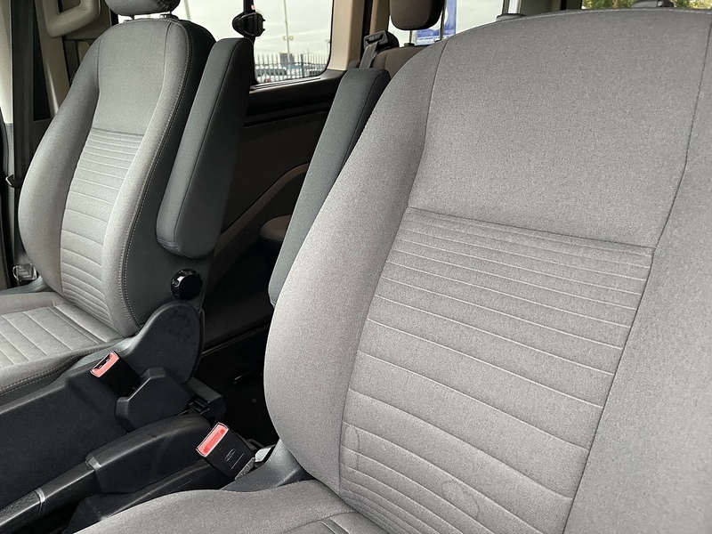 Ford Tourneo Custom 2.0 320 EcoBlue Titanium Auto L1 Euro 6 (s/s) 5dr - U353