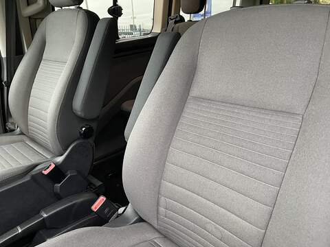 Ford Tourneo Custom 2.0 320 EcoBlue Titanium Auto L1 Euro 6 (s/s) 5dr - U353