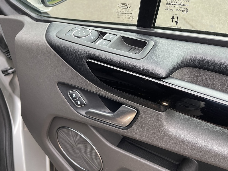 Ford Tourneo Custom 2.0 320 EcoBlue Titanium Auto L1 Euro 6 (s/s) 5dr - U353