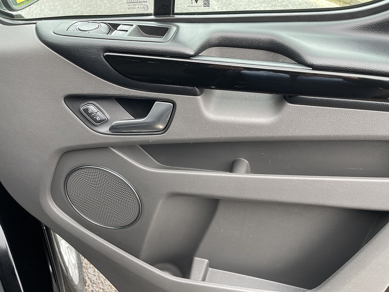 Ford Tourneo Custom 2.0 320 EcoBlue Titanium Auto L2 Euro 6 (s/s) 5dr - U355