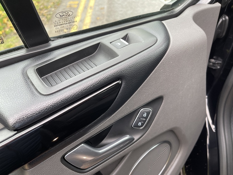 Ford Tourneo Custom 2.0 320 EcoBlue Titanium Auto L2 Euro 6 (s/s) 5dr - U355