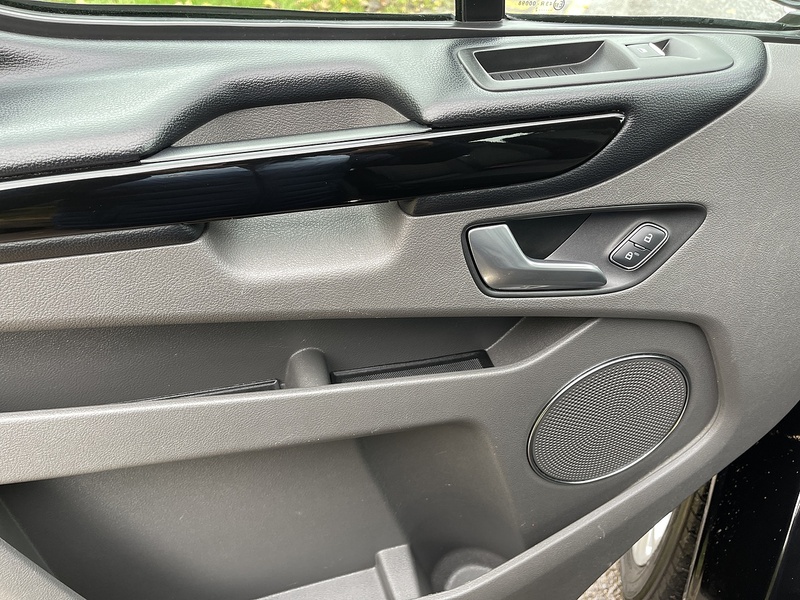 Ford Tourneo Custom 2.0 320 EcoBlue Titanium Auto L2 Euro 6 (s/s) 5dr - U355