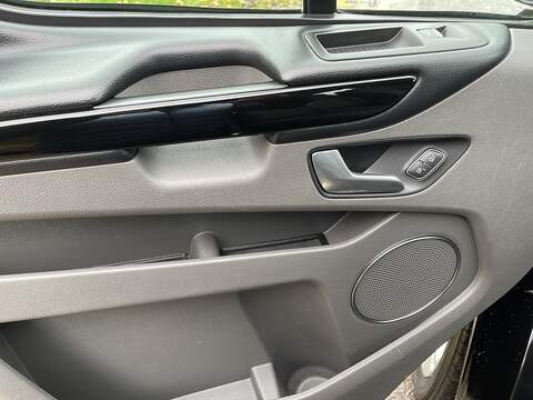 Ford Tourneo Custom 2.0 320 EcoBlue Titanium Auto L2 Euro 6 (s/s) 5dr - U355