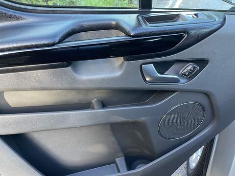 Ford Tourneo Custom 2.0 320 EcoBlue Titanium Auto L2 Euro 6 (s/s) 5dr - U357