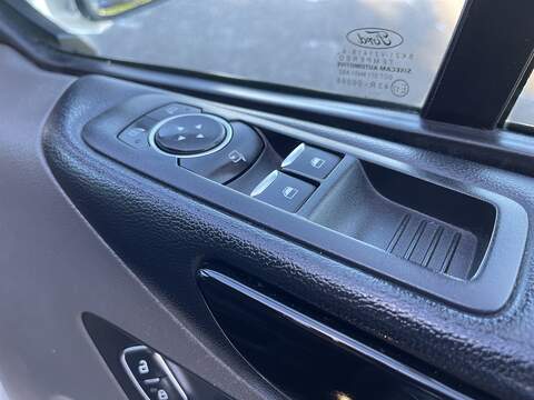 Ford Tourneo Custom 2.0 320 EcoBlue Titanium Auto L2 Euro 6 (s/s) 5dr - U357