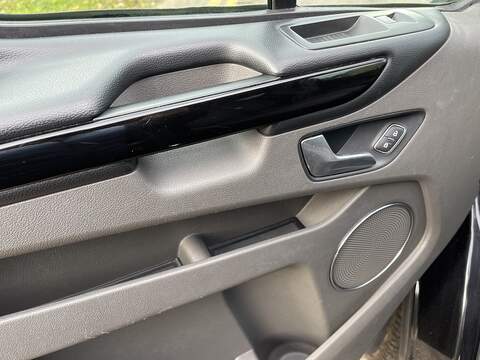 Ford Tourneo Custom 2.0 320 EcoBlue Titanium Auto L2 Euro 6 (s/s) 5dr - U360