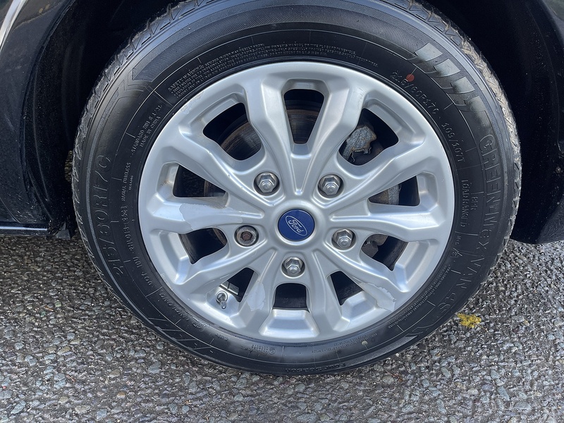 Ford Tourneo Custom 2.0 320 EcoBlue Titanium Auto L2 Euro 6 (s/s) 5dr - U360