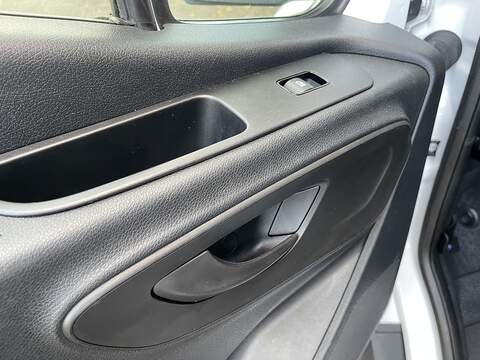 Mercedes-Benz eSprinter 55kWh Progressive Auto FWD L2 H2 5dr 20kW Charger - U362