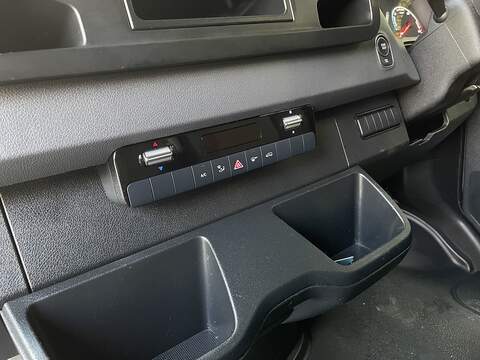 Mercedes-Benz eSprinter 55kWh Progressive Auto FWD L2 H2 5dr 20kW Charger - U362