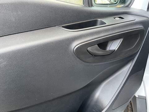 Mercedes-Benz eSprinter 55kWh Progressive Auto FWD L2 H2 5dr 20kW Charger - U362