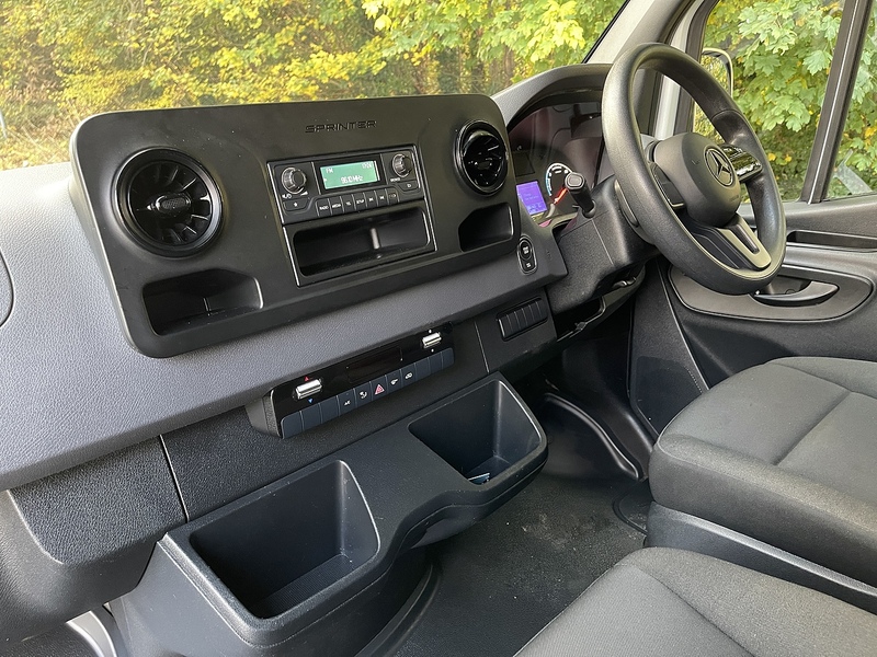 Mercedes-Benz eSprinter 55kWh Progressive Auto FWD L2 H2 5dr 20kW Charger - U362