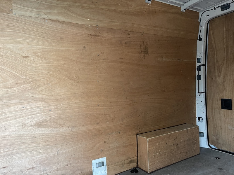 Mercedes-Benz eSprinter 55kWh Progressive Auto FWD L2 H2 5dr 20kW Charger - U362