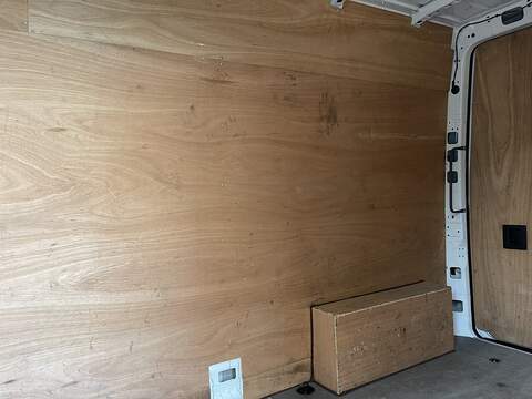 Mercedes-Benz eSprinter 55kWh Progressive Auto FWD L2 H2 5dr 20kW Charger - U362