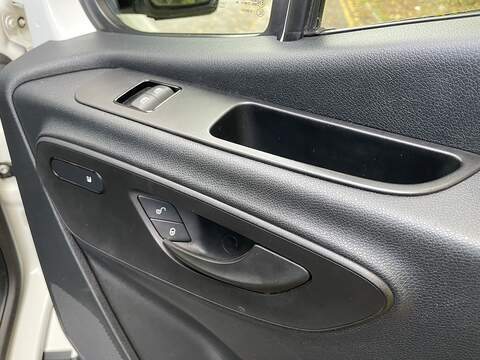 Mercedes-Benz eSprinter 55kWh Progressive Auto FWD L2 H2 5dr 20kW Charger - U362