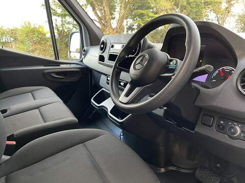 Mercedes-Benz eSprinter 55kWh Progressive Auto FWD L2 H2 5dr 20kW Charger - U362