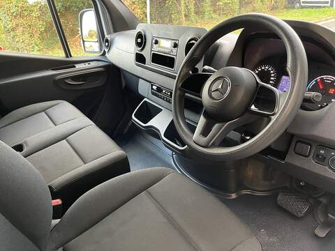 Mercedes-Benz eSprinter 55kWh Progressive Auto FWD L2 H2 5dr 20kW Charger - U362