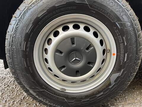 Mercedes-Benz eSprinter 55kWh Progressive Auto FWD L2 H2 5dr 20kW Charger - U362