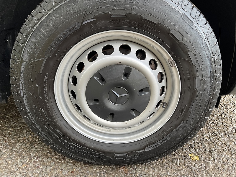 Mercedes-Benz eSprinter 55kWh Progressive Auto FWD L2 H2 5dr 20kW Charger - U362