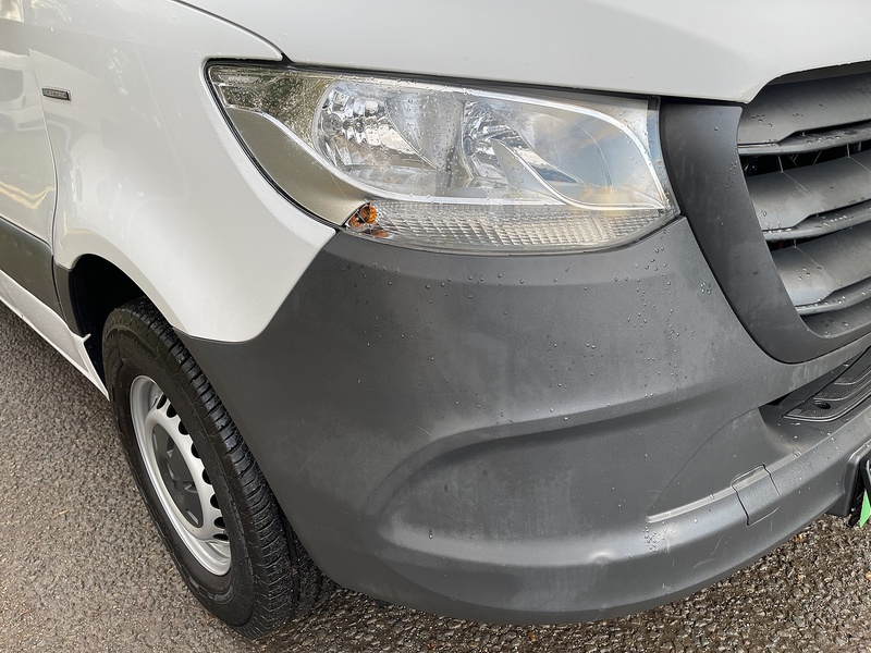 Mercedes-Benz eSprinter 55kWh Progressive Auto FWD L2 H2 5dr 20kW Charger - U362