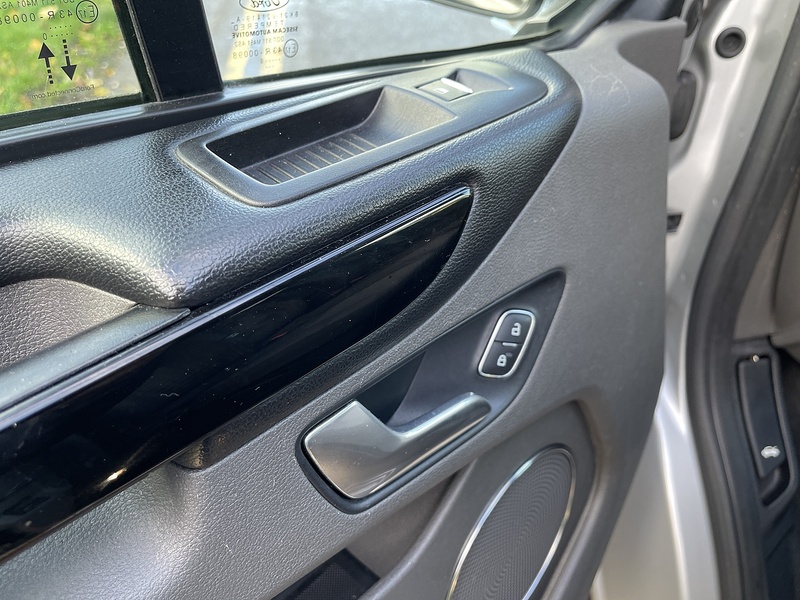 Ford Tourneo Custom 2.0 320 EcoBlue Titanium Auto L2 Euro 6 (s/s) 5dr - U369