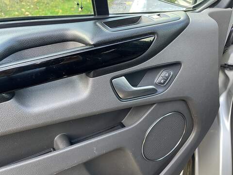 Ford Tourneo Custom 2.0 320 EcoBlue Titanium Auto L2 Euro 6 (s/s) 5dr - U369