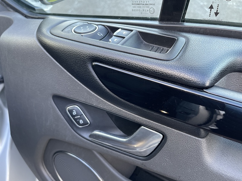 Ford Tourneo Custom 2.0 320 EcoBlue Titanium Auto L2 Euro 6 (s/s) 5dr - U369