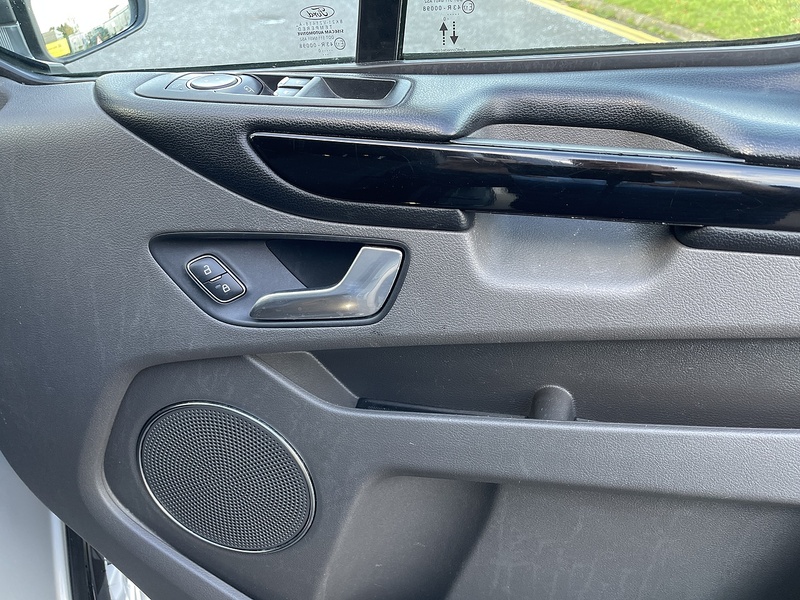 Ford Tourneo Custom 2.0 320 EcoBlue Titanium Auto L2 Euro 6 (s/s) 5dr - U369