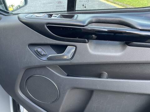 Ford Tourneo Custom 2.0 320 EcoBlue Titanium Auto L2 Euro 6 (s/s) 5dr - U369