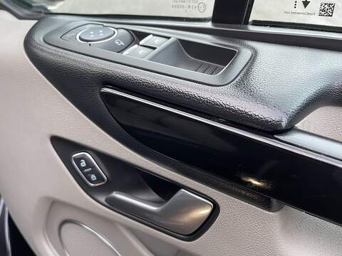 Ford Tourneo Custom 2.0 320 EcoBlue MHEV Titanium L2 Euro 6 (s/s) 5dr - U371