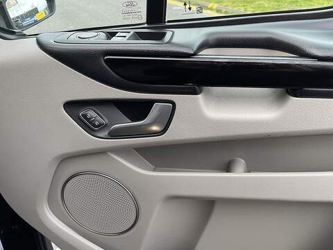 Ford Tourneo Custom 2.0 320 EcoBlue MHEV Titanium L2 Euro 6 (s/s) 5dr - U371